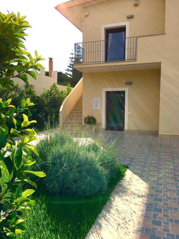 Bed and Breakfast Dimora Mariu Таранто Экстерьер фото